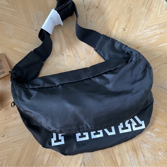 Victoria’s Secret PINK convertible backpack Fanny pack NWT - Picture 4 of 7